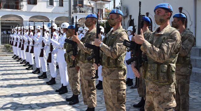 FOÇA’DA GAZİLER GÜNÜ TÖRENİ