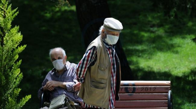 Hangi illerde 65 yaş üstüne sokağa çıkma yasağı geldi?