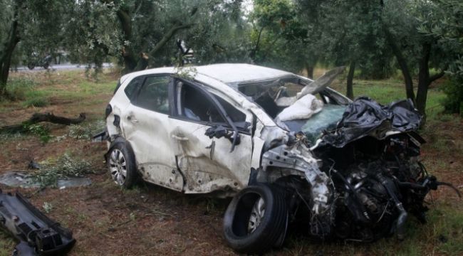 Hurdaya dönen otomobilde hayatını kaybetti