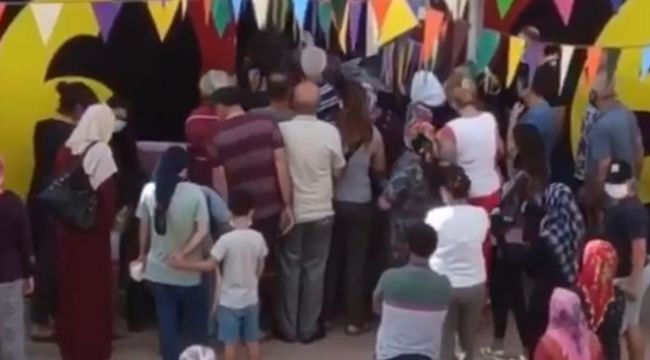 İndirimi duydular, koronayı unuttular