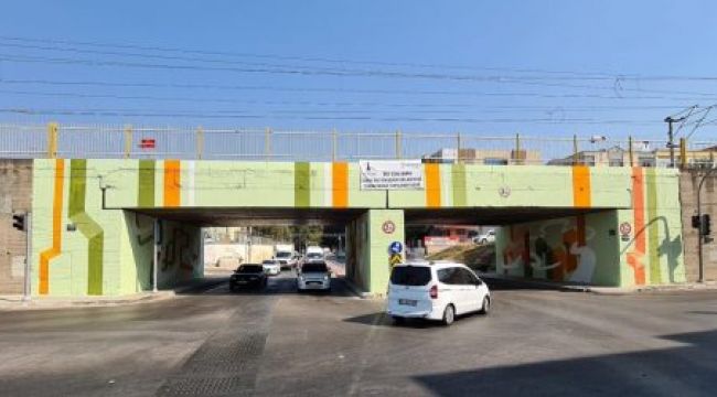 İZMİR’DE ALT GEÇİTLERE RENK GELDİ!