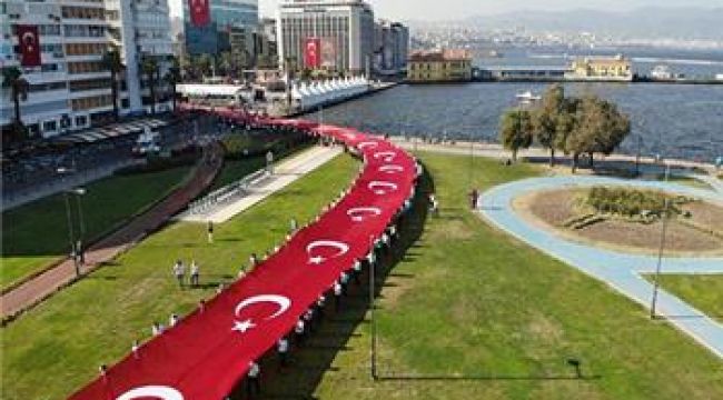 İZMİR'DE COŞKULU 9 EYLÜL PROGRAMI