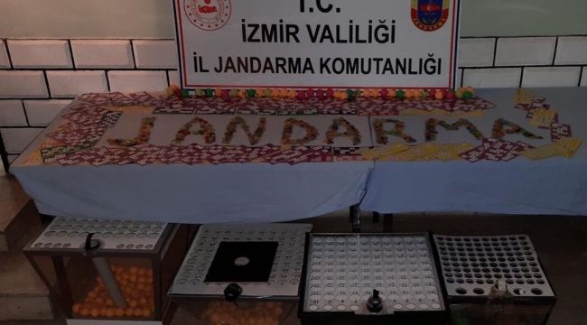 İZMİR'DE DERNEK VE DEPOLARA KUMAR BASKINI