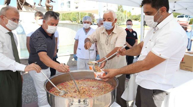 KARŞIYAKA’DA AŞURE BEREKETİ