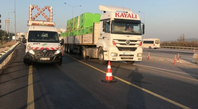 Kontrolden çıkan kamyon bariyerlere çarptı: 1 ölü
