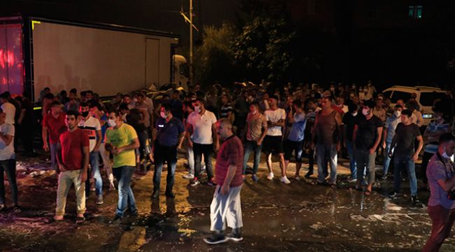 Korona virüs tedbirlerini hiçe sayıp yangını izlediler