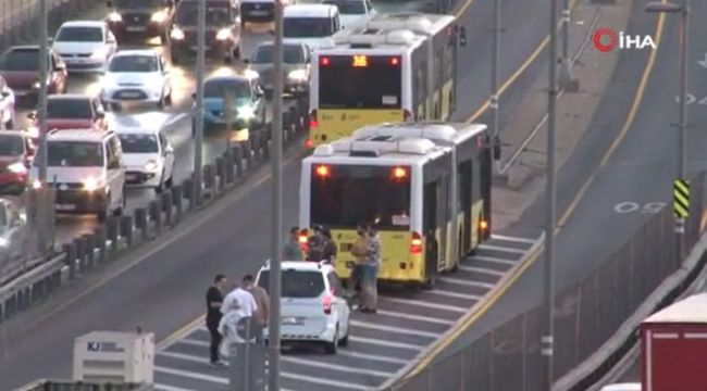 Metrobüse kurşun isabet etti