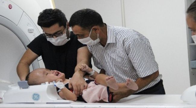 Minik Sercan tedavi için İzmir'e geldi