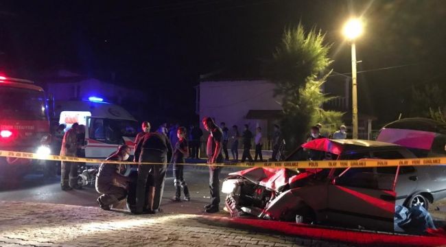 MOTOSİKLETlLERE ÇARPAN OTOMOBİL KAÇTI
