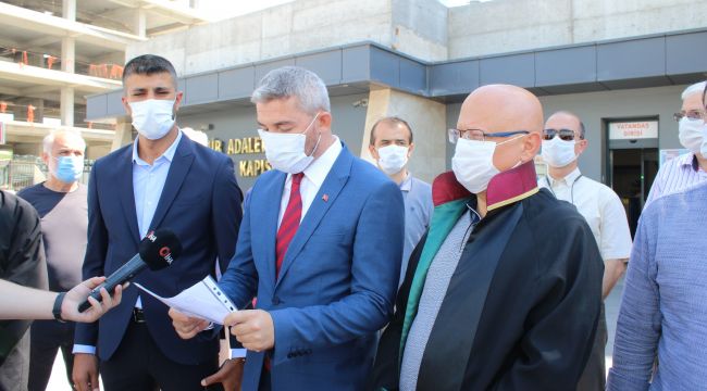 MÜTERCİMLER'E BİR SUÇ DUYURUSU DA İZMİR'DEN