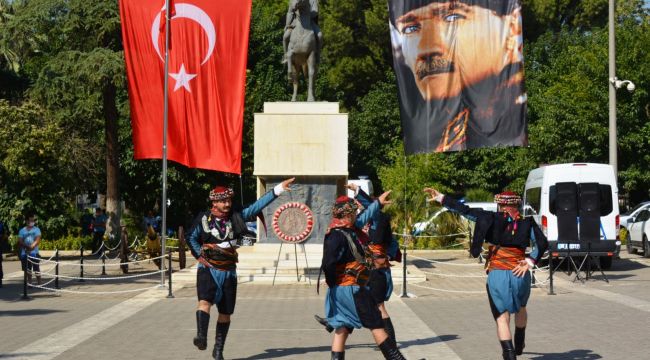 ÖDEMİŞ'TE 98'NCİ KURTULUŞ YIL DÖNÜMÜ GURURU