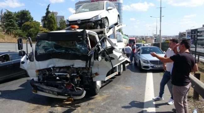 Pendik D-100'de zincirleme kaza
