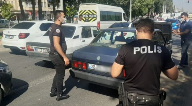 Şüpheli otomobil polis ekiplerini harekete geçirdi