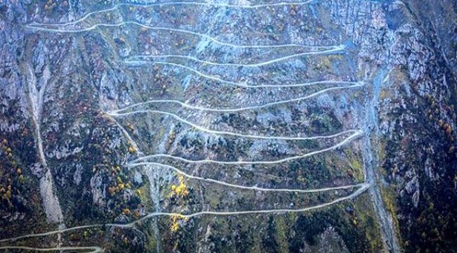 Türkiye'nin ve dünyanın en tehlikeli yolu ulaşıma kapandı