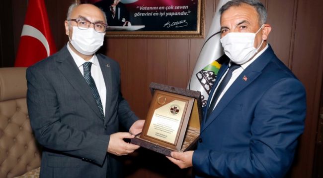 VALİ KÖŞGER'DEN YILMAZLAR’A  İADE-İ ZİYARET