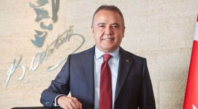 Virüse yakalanan Muhittin Böcek'in durumu kritik!