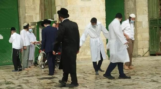 Yahudiler Mescid-i Aksa&#039;ya baskın düzenledi