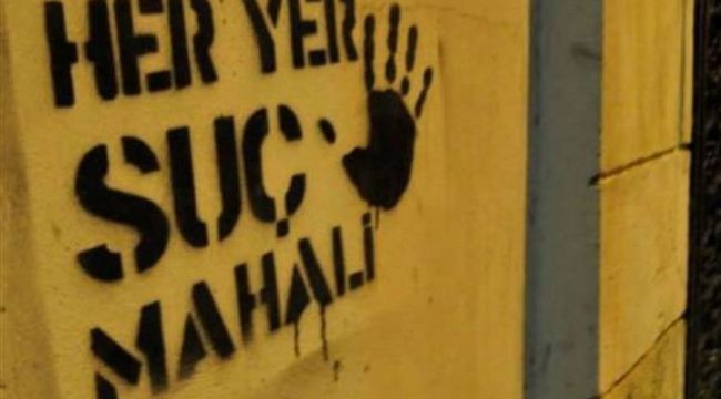 Yolda yürüyen kadını hem taciz etti hem gasp