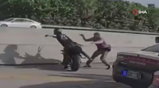 ABD'de polis, motor sürücüsünün üzerine atladı