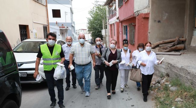 BAYRAKLI'DA DEZENFEKTE ÜRÜNLERİ DAĞITILDI