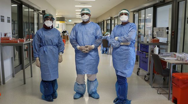 Covid-19 doktorları, gençleri uyardı