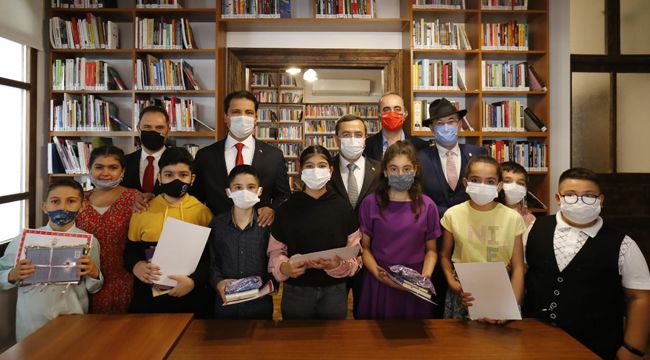 "CUMHURİYET SİZLERLE BERABER YAŞAYACAK"