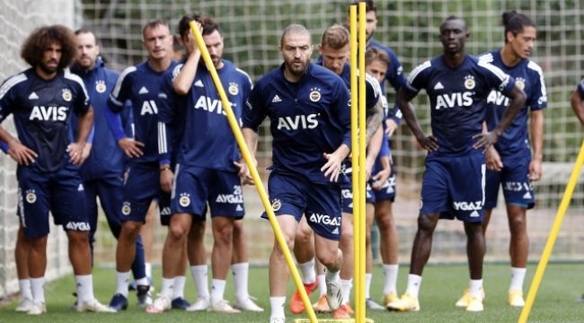 Fenerbahçe yağmur altında çalıştı