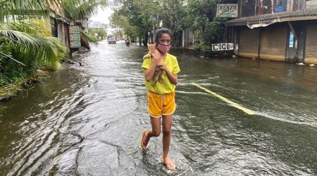 Filipinler'i Molave Tayfunu vurdu