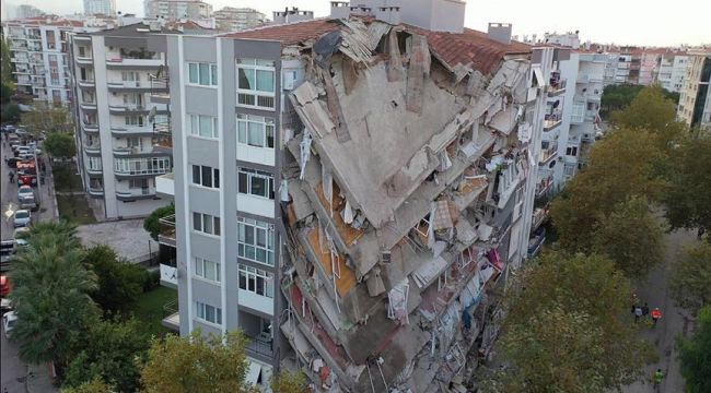 İZMİR DEPREMİNİN ARDINDAN ACI BEKLEYİŞ