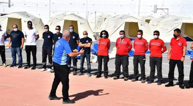İZMİR GÖNÜLLÜLERİ DOĞAL AFETLERE HAZIRLANIYOR