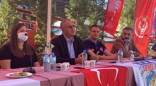 İZMİRLİ İTFAİYECİLERDEN ATİLA SERTEL'E ÖDÜL