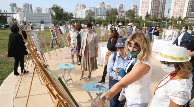 KARŞIYAKALI 40 KADINDAN MOZAİK SERGİSİ