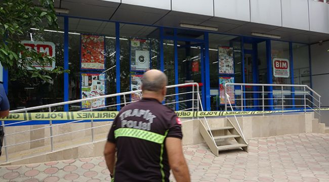 Marketi bastı, kasiyer kadını öldürdü