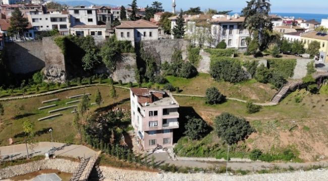 Kentsel dönüşümün ortasında kaldı