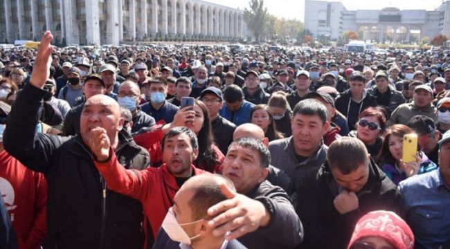 Kırgızistan'da başbakan ve kabine üyeleri görevden alındı!