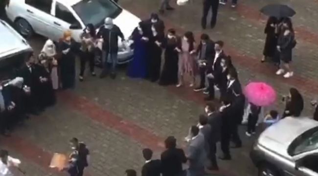 Korona halayına ceza