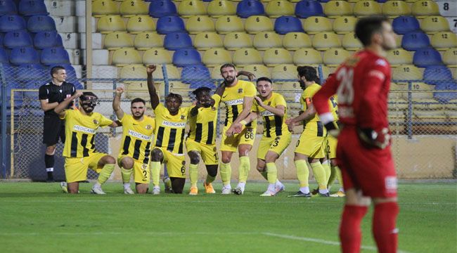 MENEMENSPOR GALİBİYETİNİ ALDI