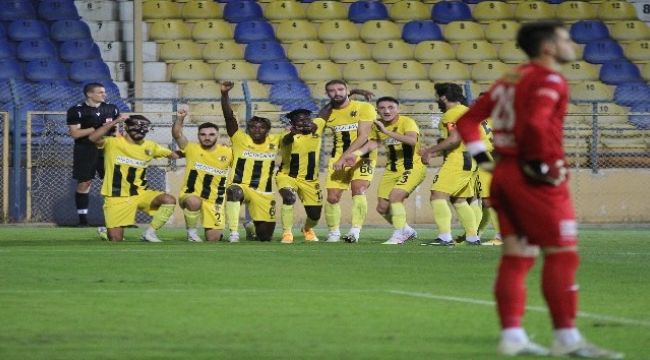 MENEMENSPOR HEDEFE DOĞRU İLERLİYOR