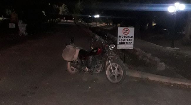 Motosiklet takla attı