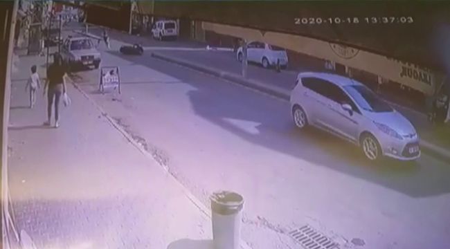 Motosiklet yayaya çarpıp kaçtı