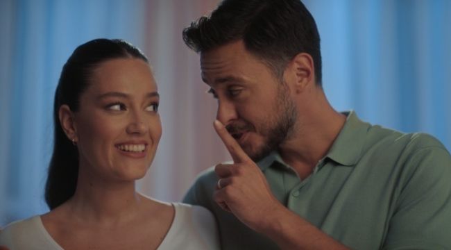 Pelin Akil-Anıl Altan çifti yeni reklam filminde