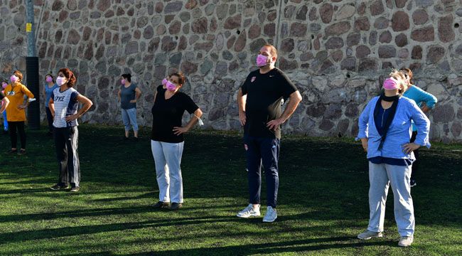 PEMBE MASKEYLE MEME KANSERİNE FARKINDALIK !