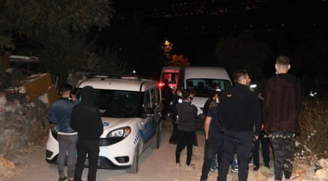 Pencereden bakınırken, öldürüldü