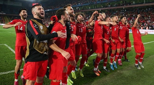 Türkiye, FIFA dünya sıralamasında 33'üncülüğe geriledi