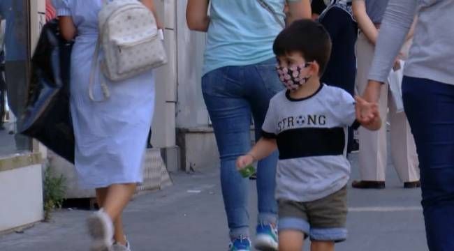 Velilere renkli ve desenli maske uyarısı