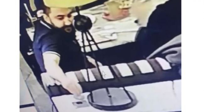 2 bin liralık kulaklığı çalan hırsız yerine sahtesini bıraktı