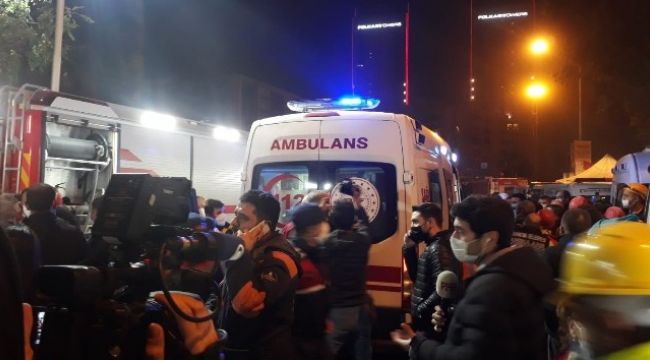 70 YAŞINDAKİ ADAM ENKAZDAN SAĞ ÇIKARILDI