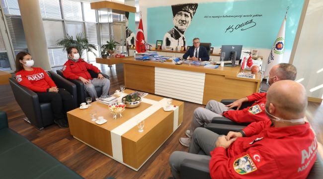 AKUT GÖNÜLLÜLERİNİ DUYGULANDIRAN SÜRPRİZ
