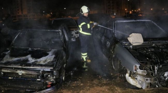 Araç hurdalığında yangın