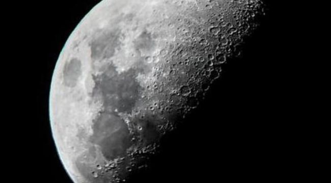 Ay'ın kayıp ikizi Mars'ın arkasında gizleniyormuş
